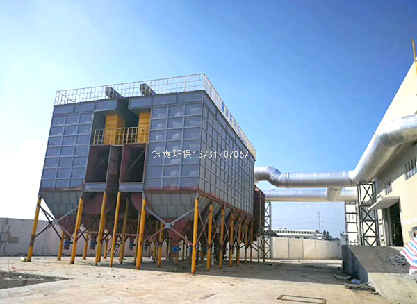 铝熔铸烟气处理除尘器安装现场 铝熔铸烟气处理除尘器安装现场
